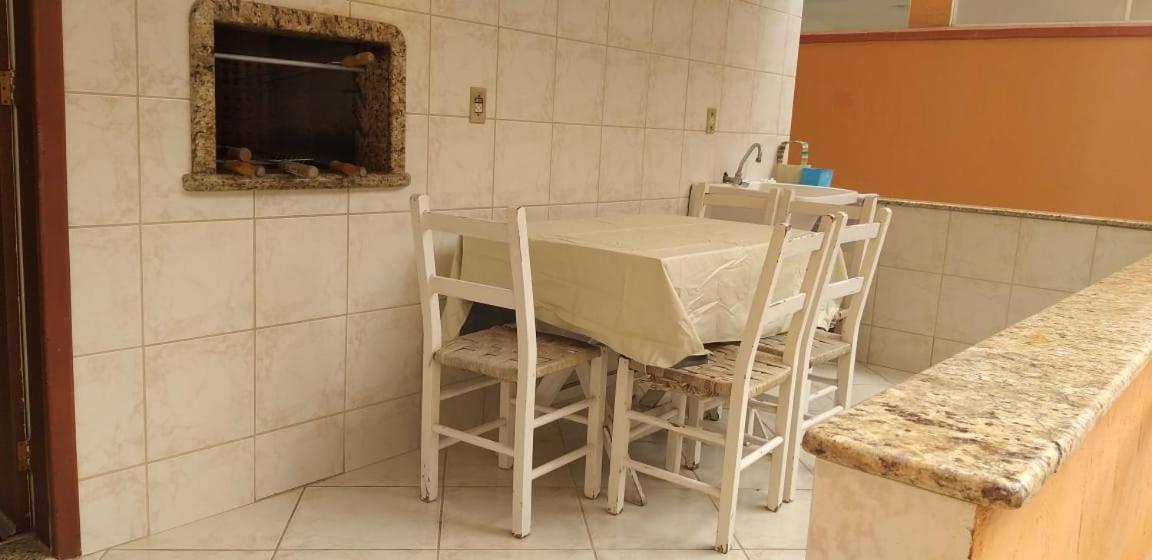 Casa 02 Dorm Na Rua Salmao Villa Bombinhas Luaran gambar