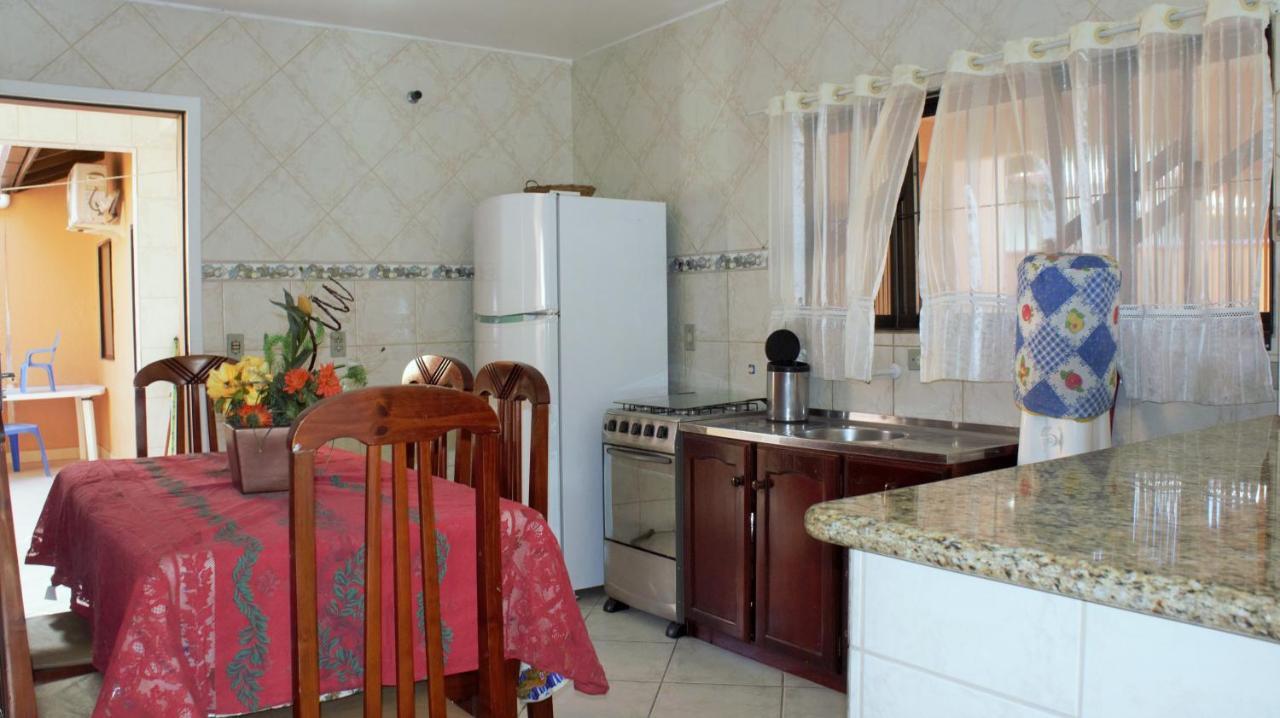 Casa 02 Dorm Na Rua Salmao Villa Bombinhas Luaran gambar